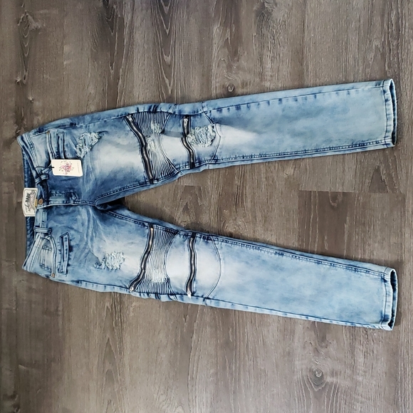 NWT Soho Babe Juniors Distressed Moto Jeans Size 11 - Picture 1 of 10